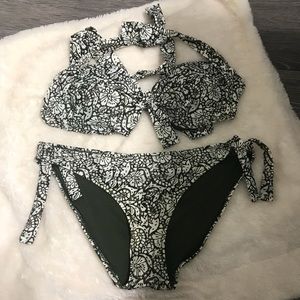 American Eagle Green & White Floral Bikini